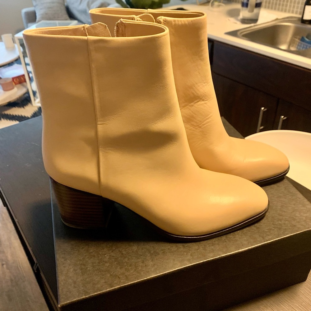 Sadie stacked heel ankle boots in leather - Picture 2 of 2